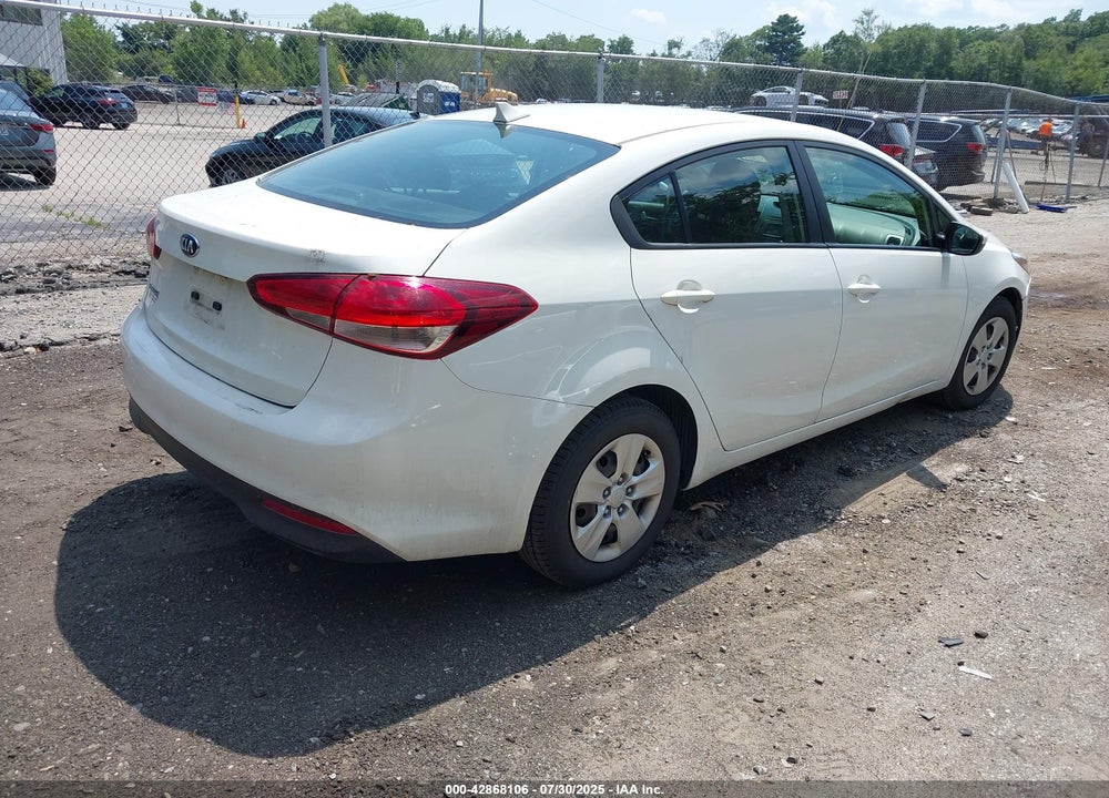 2018 KIA FORTE VIN: 3KPFK4A79JE282400