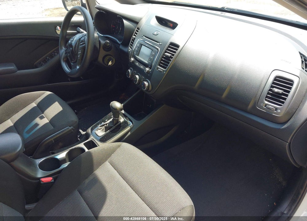 2018 KIA FORTE VIN: 3KPFK4A79JE282400