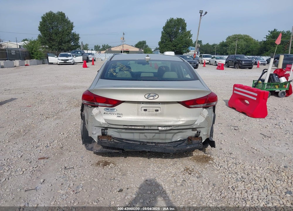 2017 HYUNDAI ELANTRA VIN: 5NPD74LF8HH195770