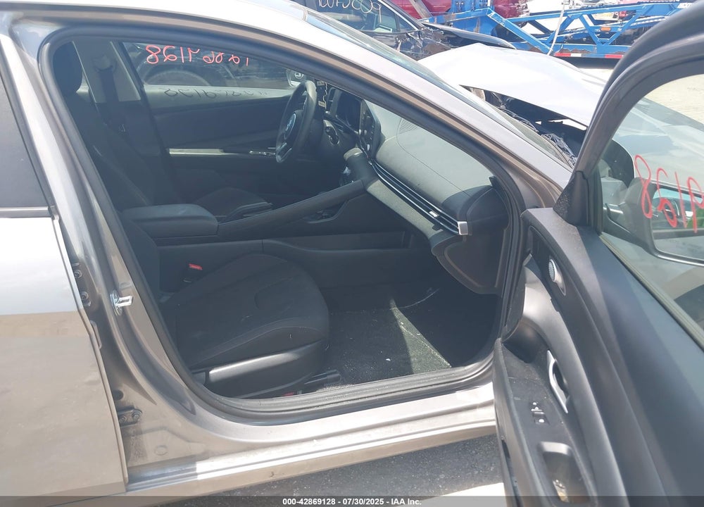 2023 HYUNDAI ELANTRA VIN: KMHLM4AG0PU627820