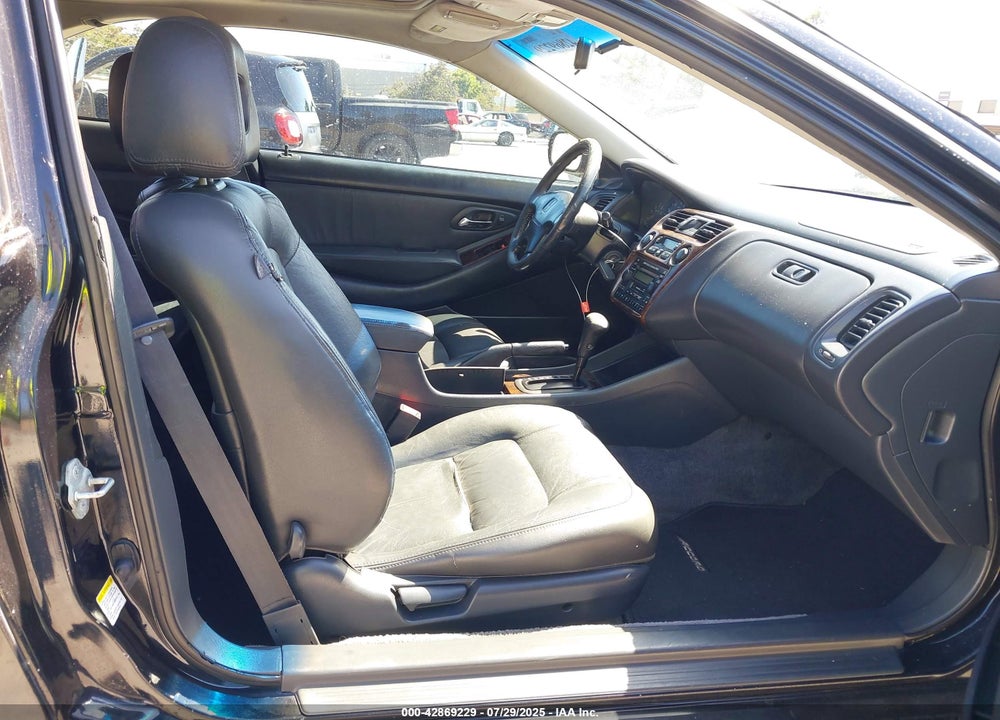 2000 HONDA ACCORD VIN: 1HGCG2259YA022972