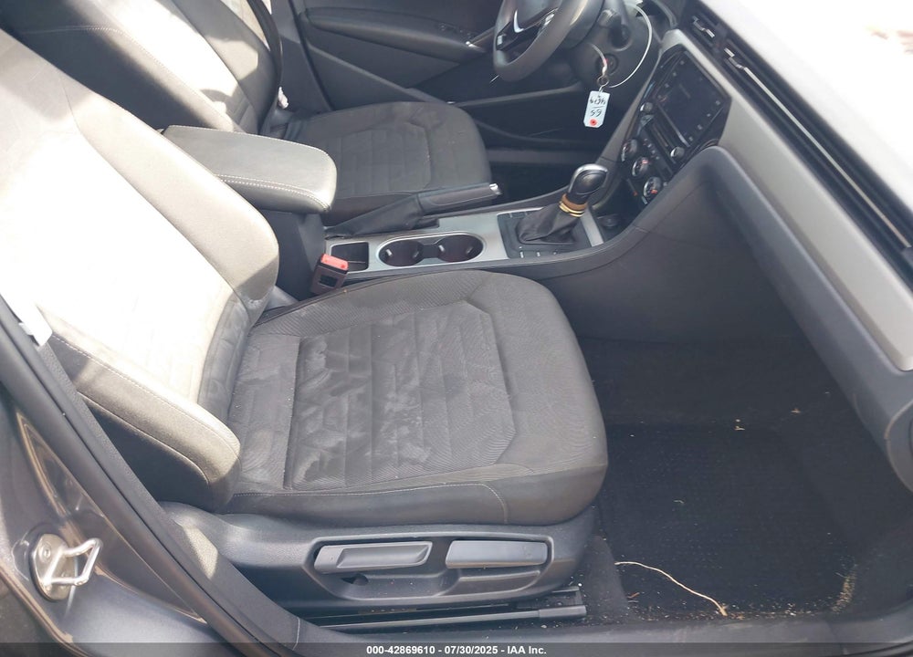 2020 VOLKSWAGEN PASSAT VIN: 1VWAA7A37LC004629