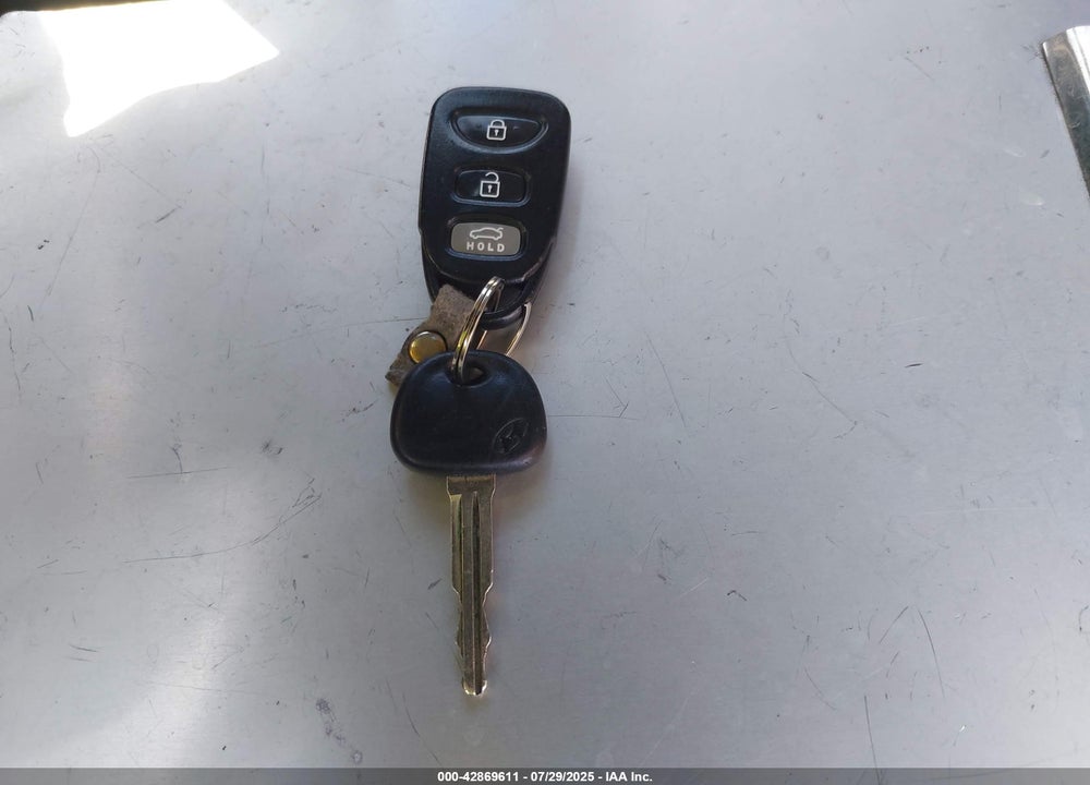 2012 HYUNDAI ELANTRA VIN: KMHDH4AE3CU447653