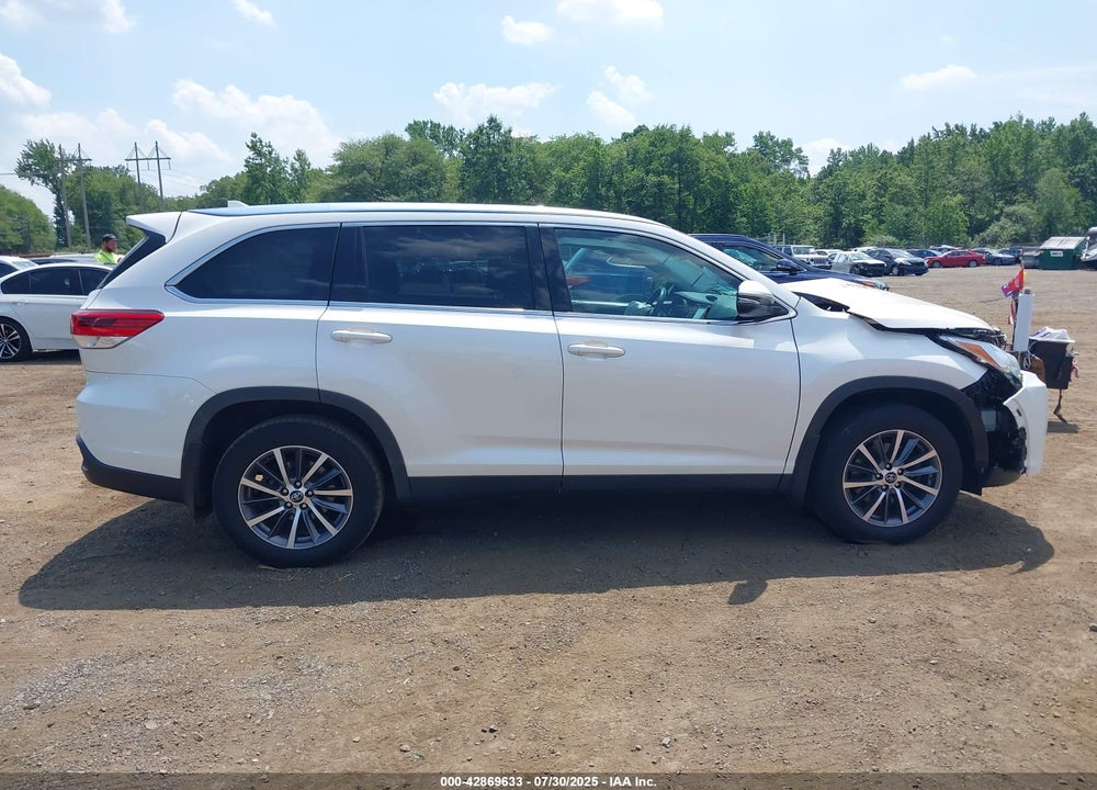 2019 TOYOTA HIGHLANDER VIN: 5TDJZRFH6KS594895