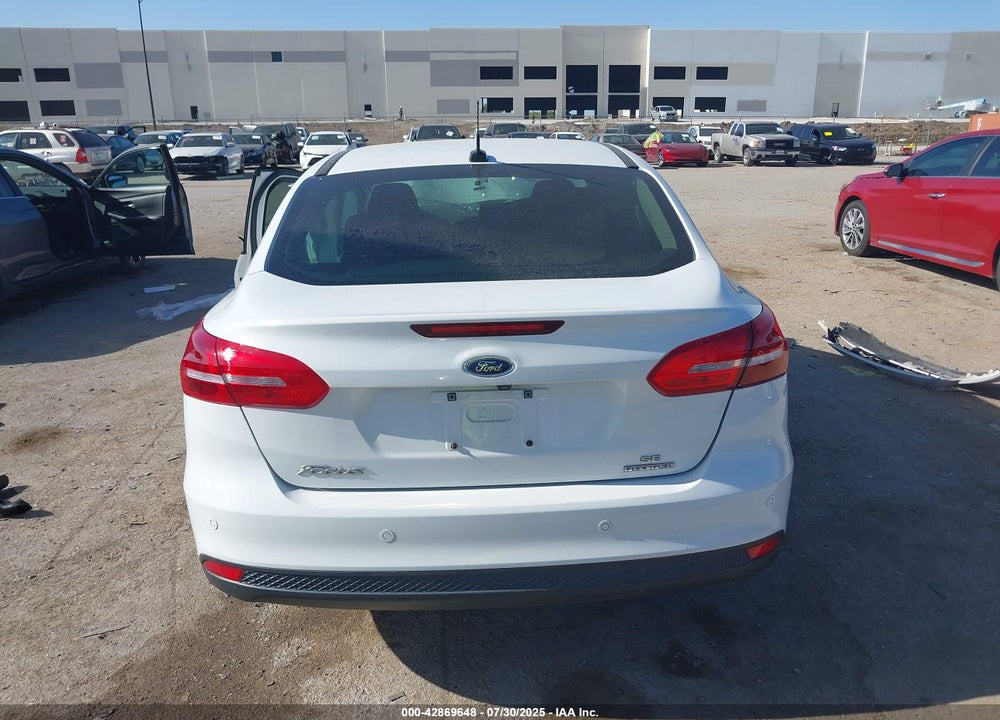 2015 FORD FOCUS SE VIN: 1FADP3F21FL386027
