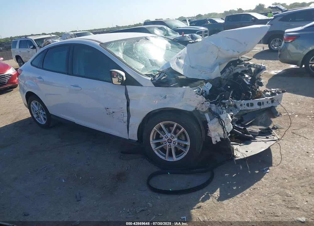 2015 FORD FOCUS SE VIN: 1FADP3F21FL386027