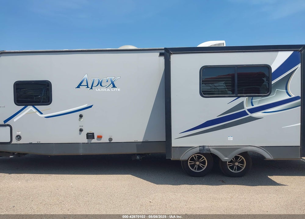2018 APEX 30" BUMPER PULL VIN: 5ZT2CXSB9JF013883