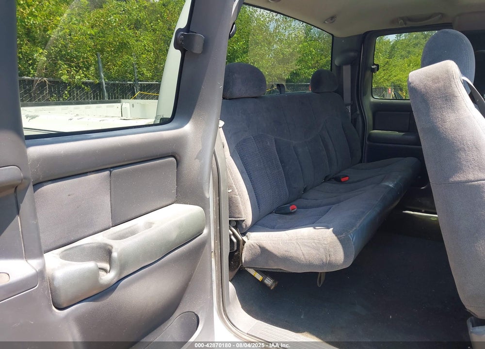 2001 CHEVROLET SILVERADO 1500 LS VIN: 2GCEK19T911406125