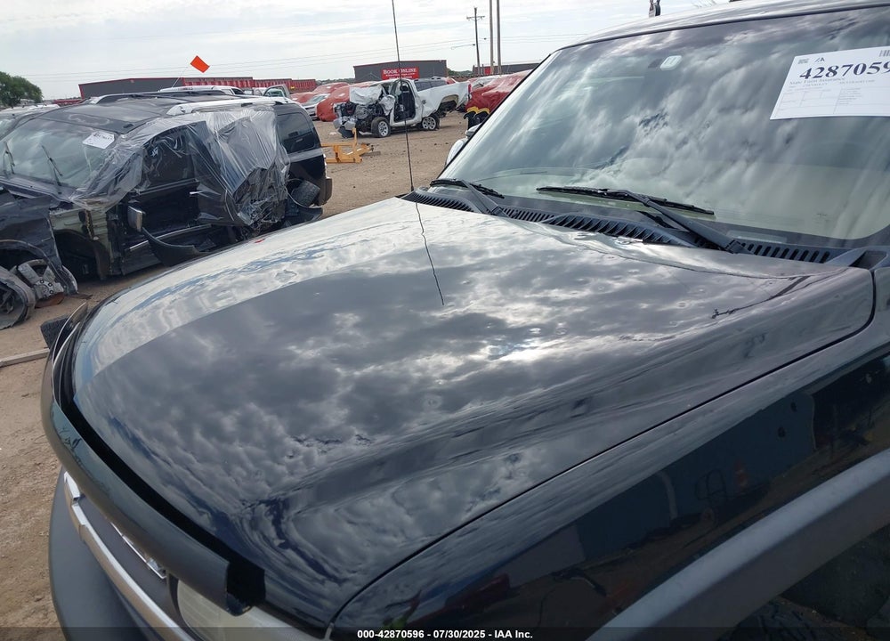 2001 CHEVROLET SILVERADO 1500 LS VIN: 2GCEK19TX11393093