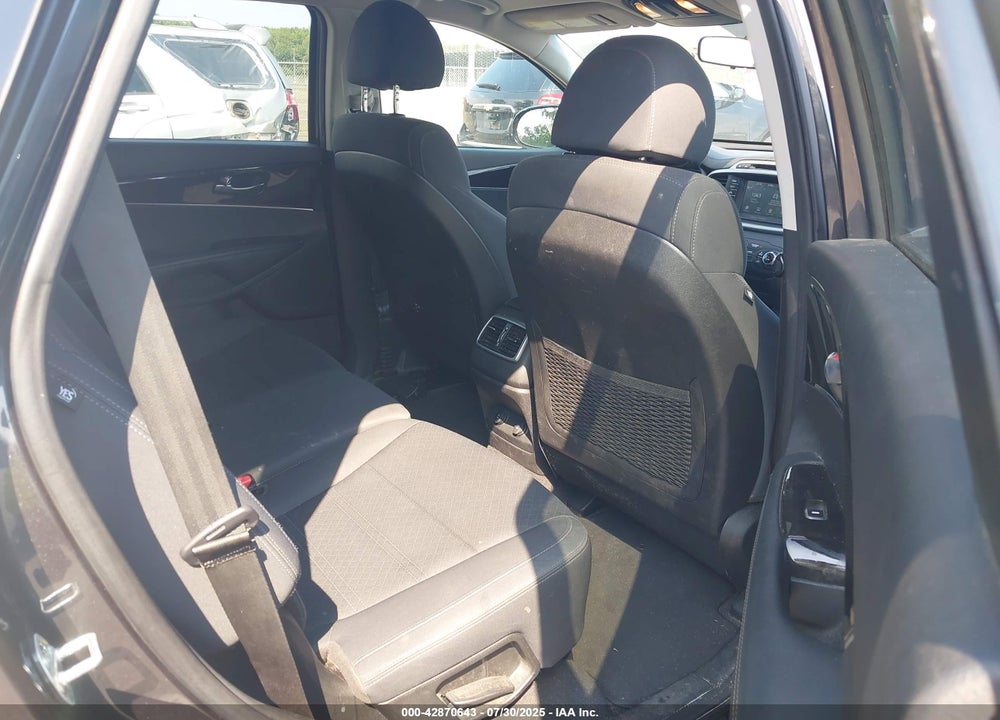 2018 KIA SORENTO VIN: 5XYPGDA34JG407163