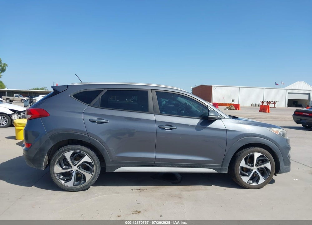 2017 HYUNDAI TUCSON VIN: KM8J33A26HU518899