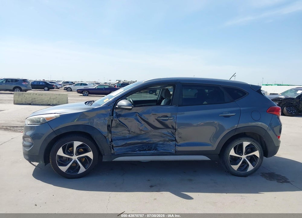 2017 HYUNDAI TUCSON VIN: KM8J33A26HU518899