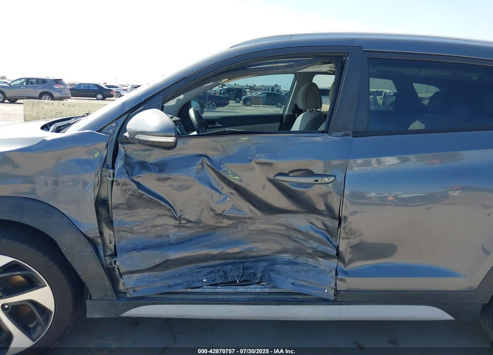 2017 HYUNDAI TUCSON VIN: KM8J33A26HU518899