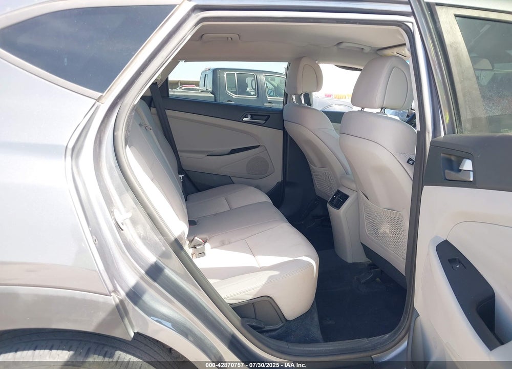 2017 HYUNDAI TUCSON VIN: KM8J33A26HU518899