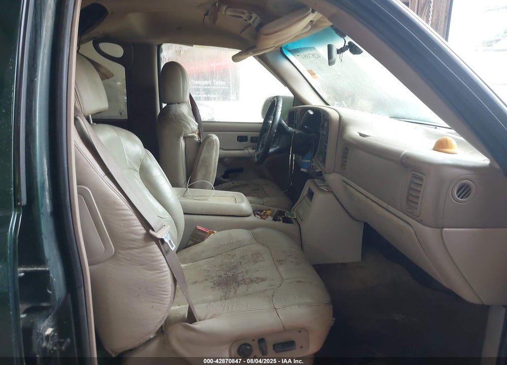 2001 CHEVROLET SUBURBAN 1500 LT VIN: 3GNEC16T51G247040