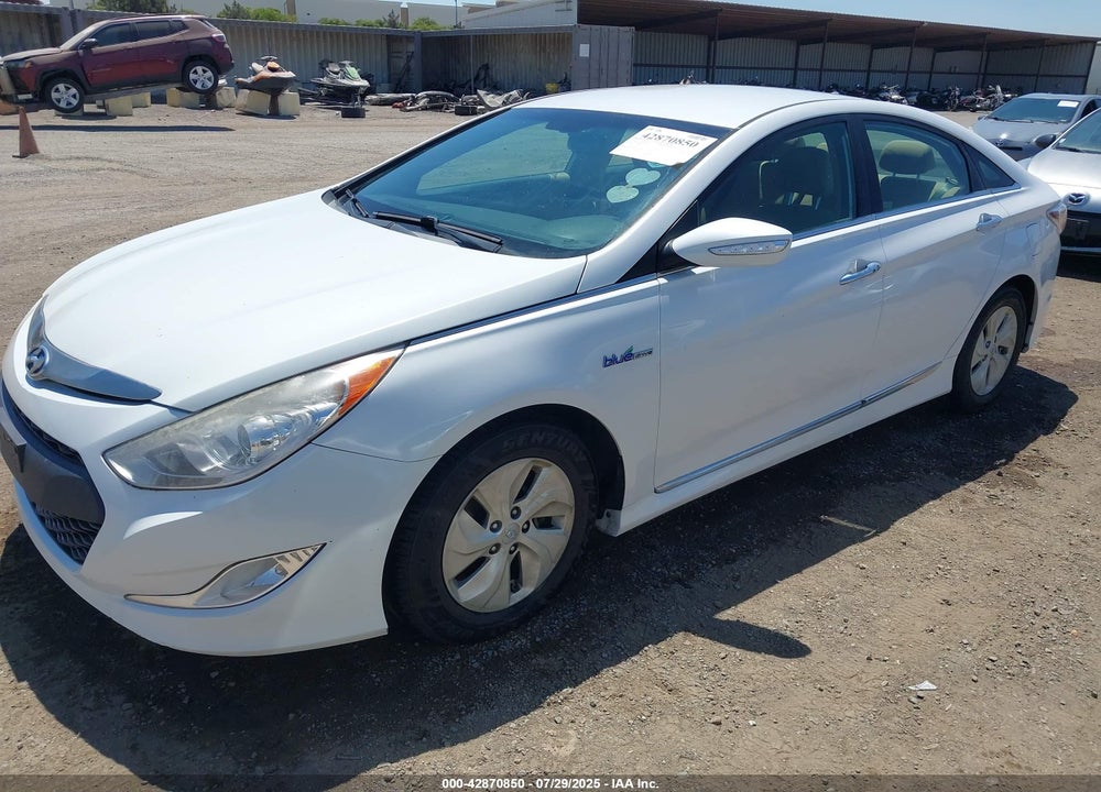 2015 HYUNDAI SONATA HYBRID VIN: KMHEC4A40FA119431