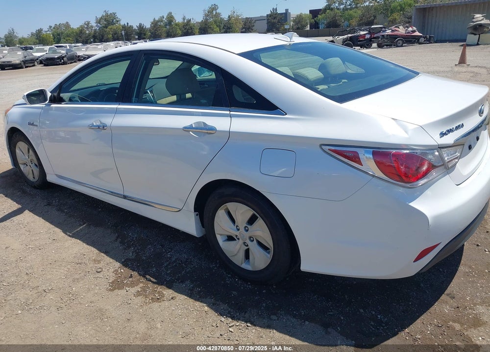 2015 HYUNDAI SONATA HYBRID VIN: KMHEC4A40FA119431