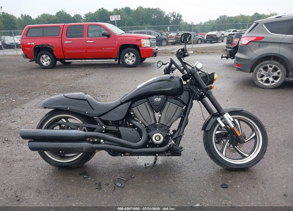 2014 VICTORY MOTORCYCLES HAMMER 8-BALL VIN: 5VPHA36N0E3032474