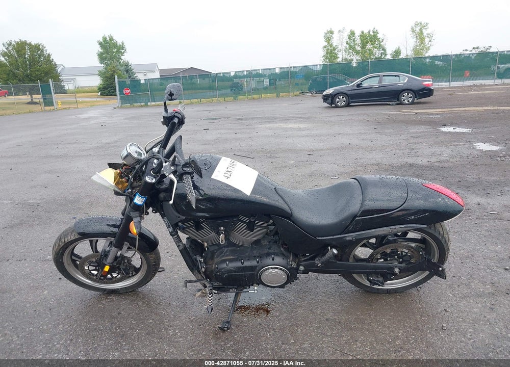 2014 VICTORY MOTORCYCLES HAMMER 8-BALL VIN: 5VPHA36N0E3032474