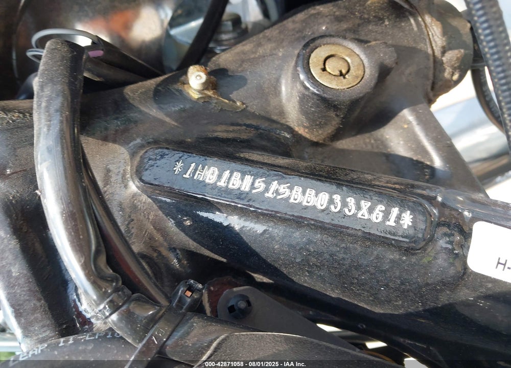 2011 HARLEY-DAVIDSON FLSTC VIN: 1HD1BW515BB033861