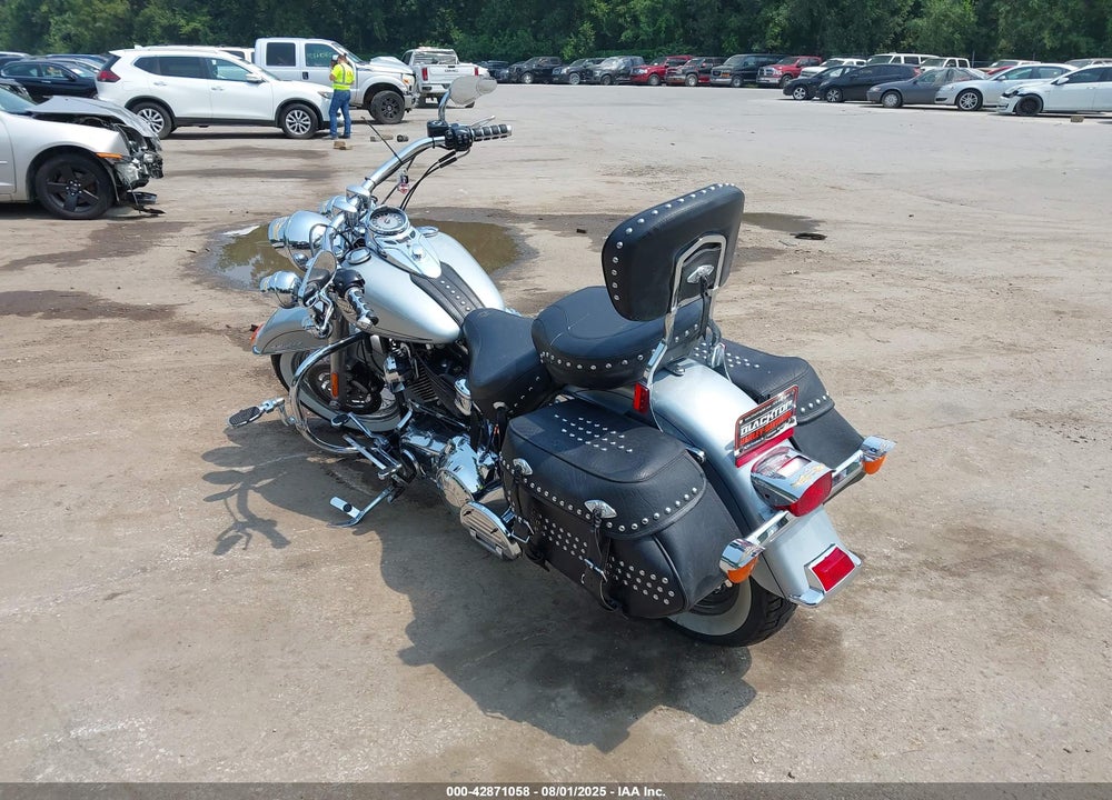 2011 HARLEY-DAVIDSON FLSTC VIN: 1HD1BW515BB033861