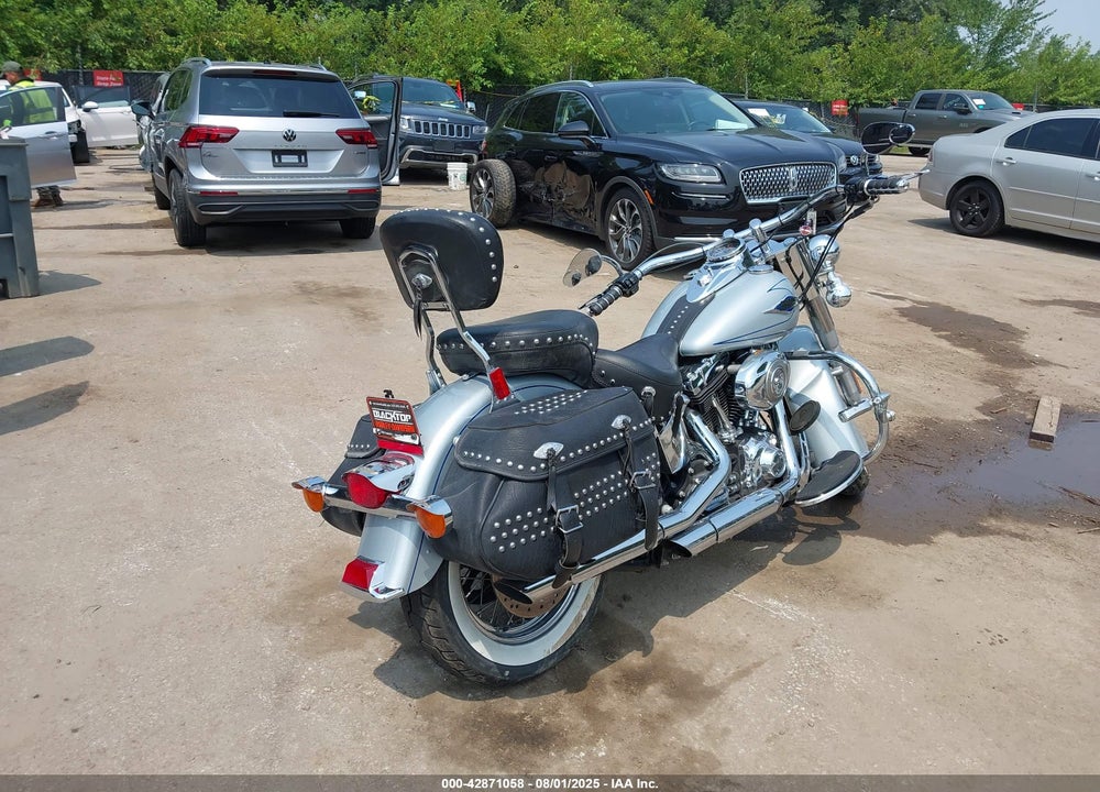 2011 HARLEY-DAVIDSON FLSTC VIN: 1HD1BW515BB033861