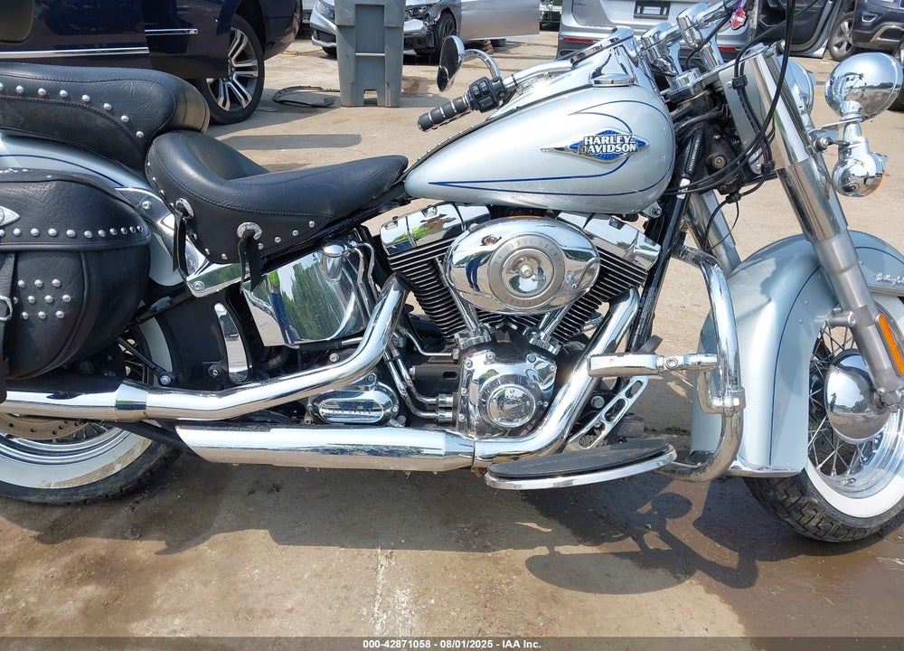 2011 HARLEY-DAVIDSON FLSTC VIN: 1HD1BW515BB033861
