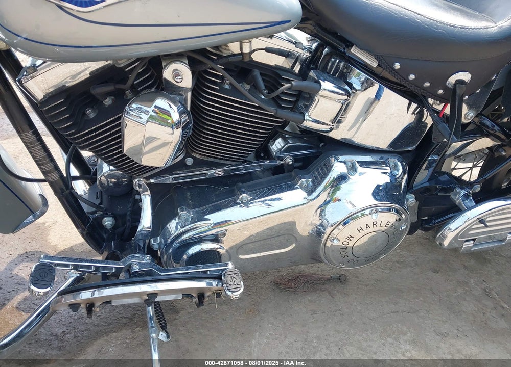 2011 HARLEY-DAVIDSON FLSTC VIN: 1HD1BW515BB033861