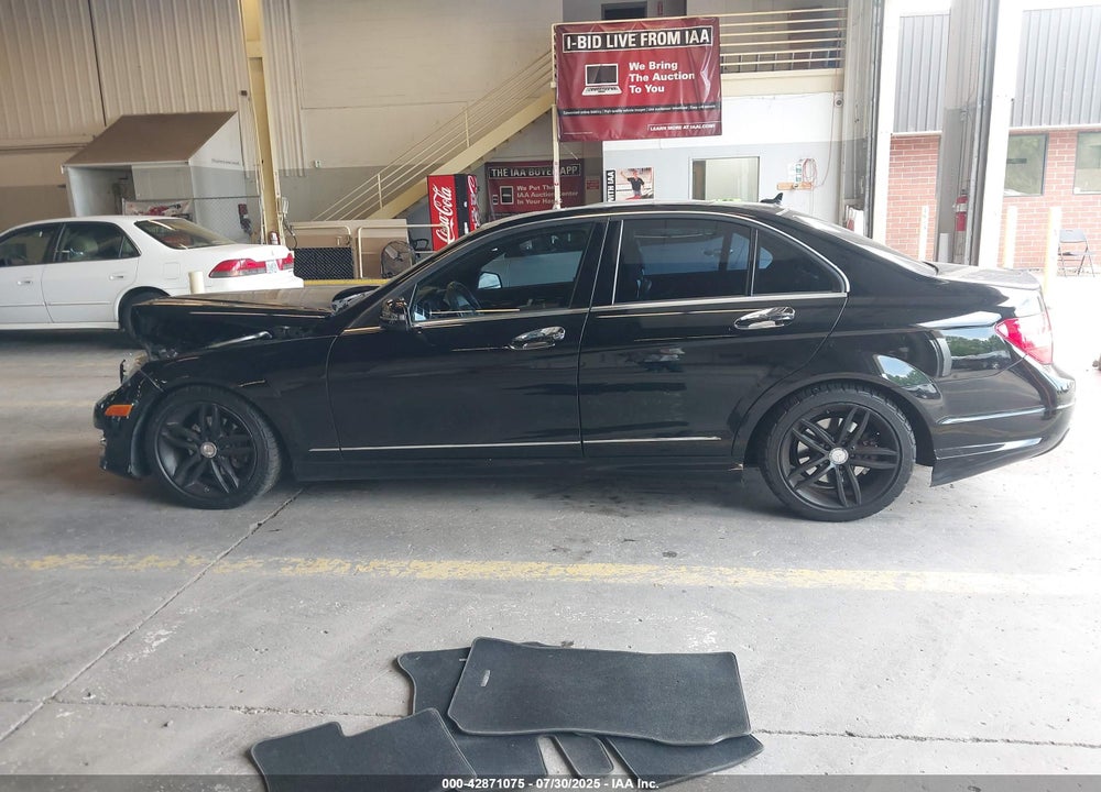 2012 MERCEDES-BENZ C 300 LUXURY 4MATIC/SPORT 4MATIC VIN: WDDGF8BB9CA707631