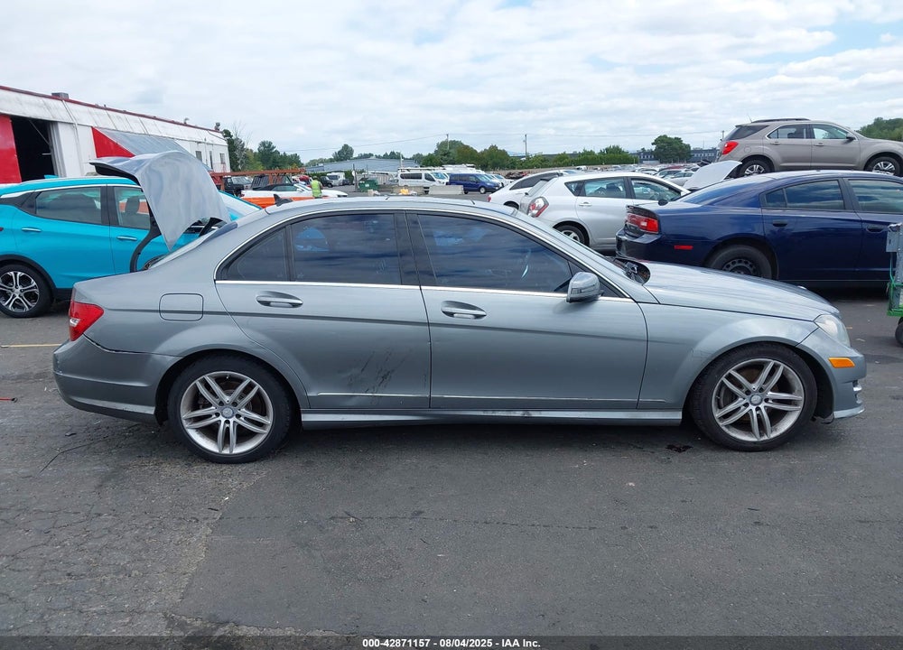 2013 MERCEDES-BENZ C CLASS VIN: WDDGF4HB4DR259107