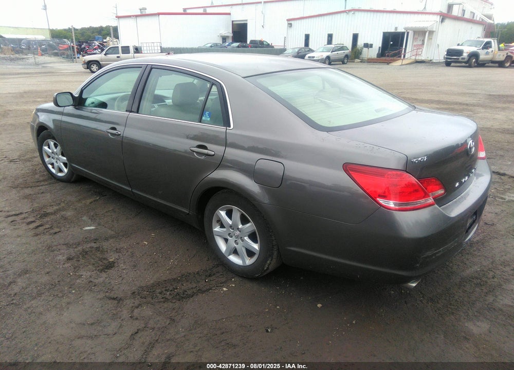 2005 TOYOTA AVALON XL VIN: 4T1BK36B35U018792