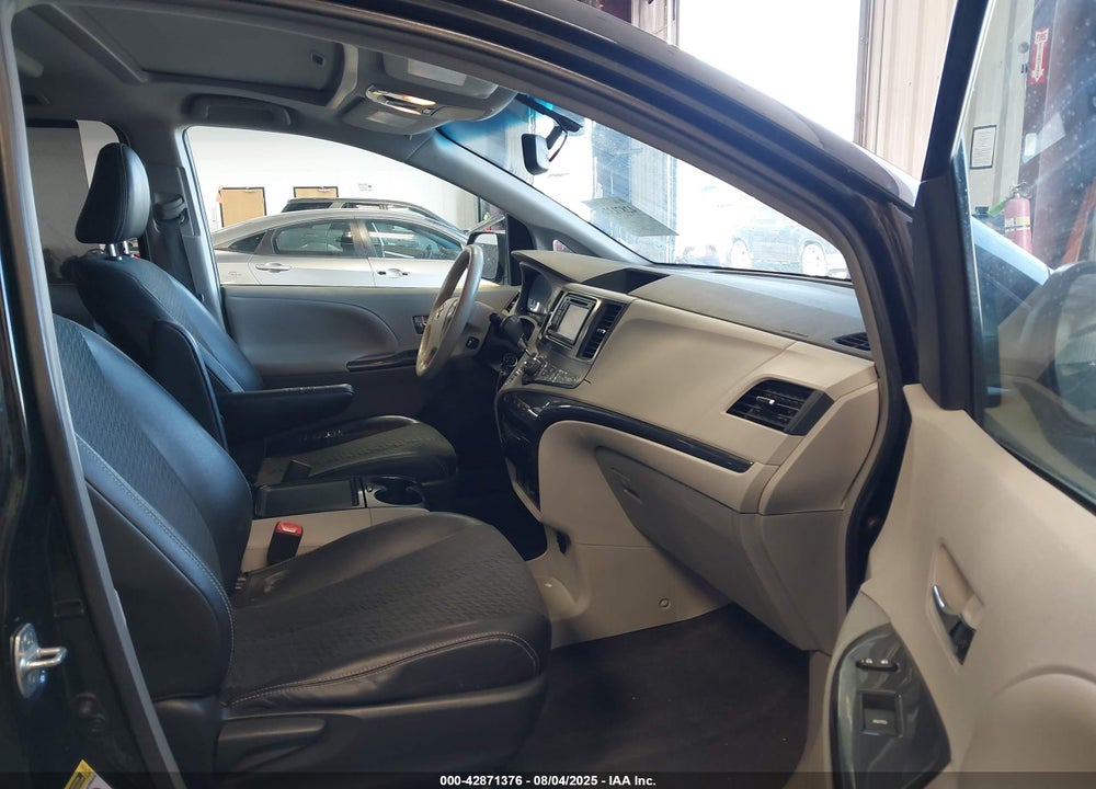 2013 TOYOTA SIENNA SE 8 PASSENGER VIN: 5TDXK3DC2DS383649