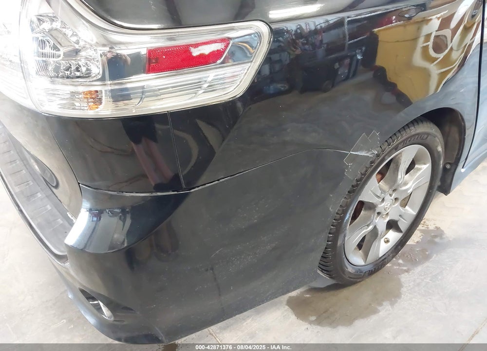 2013 TOYOTA SIENNA SE 8 PASSENGER VIN: 5TDXK3DC2DS383649