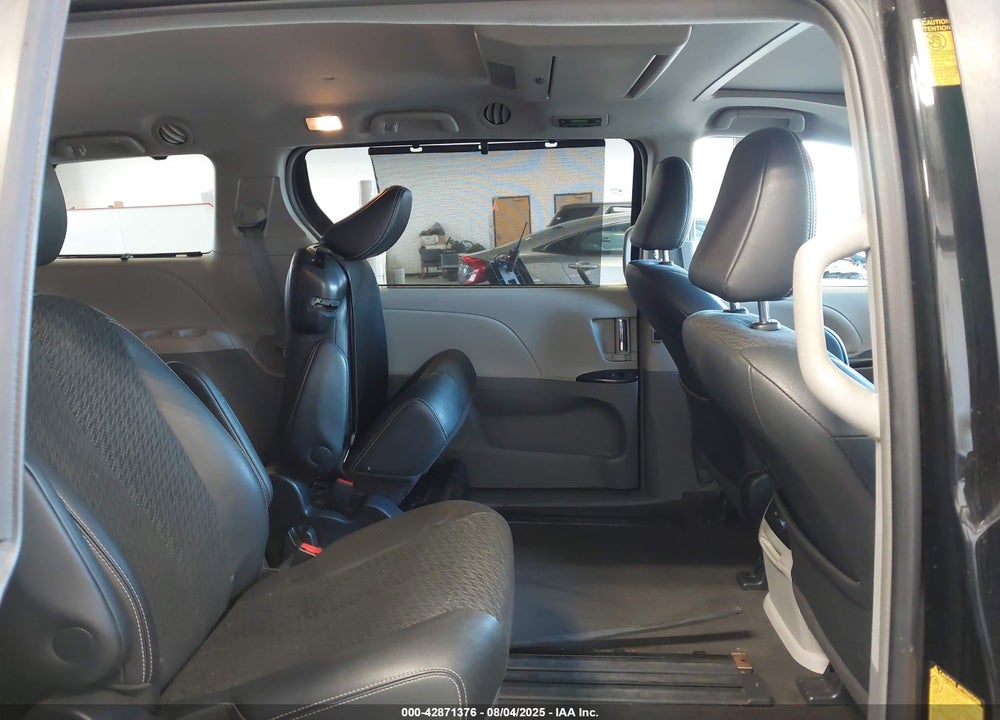 2013 TOYOTA SIENNA SE 8 PASSENGER VIN: 5TDXK3DC2DS383649