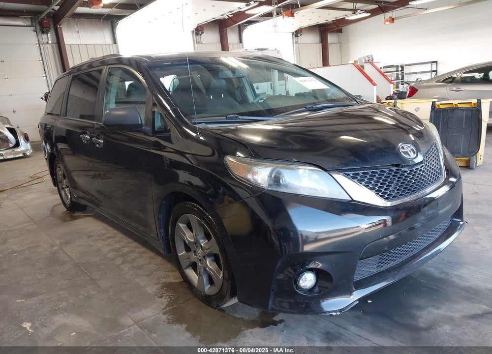 2013 TOYOTA SIENNA SE 8 PASSENGER VIN: 5TDXK3DC2DS383649