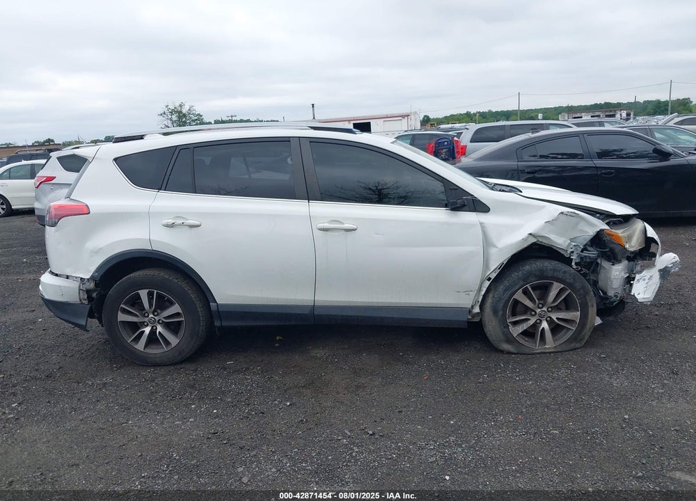2017 TOYOTA RAV4 XLE VIN: JTMWFREV2HJ148223