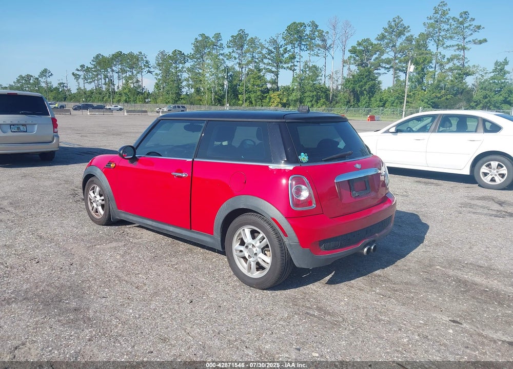 2013 MINI HARDTOP VIN: WMWSU3C55DT682736