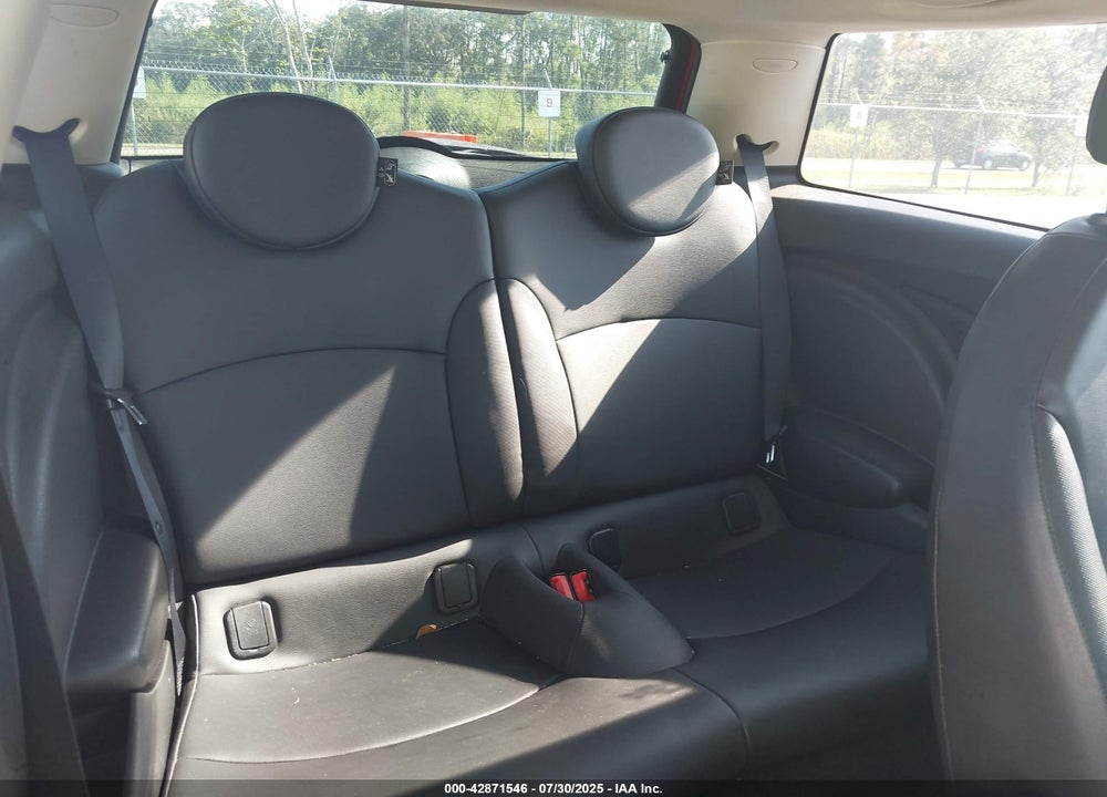2013 MINI HARDTOP VIN: WMWSU3C55DT682736