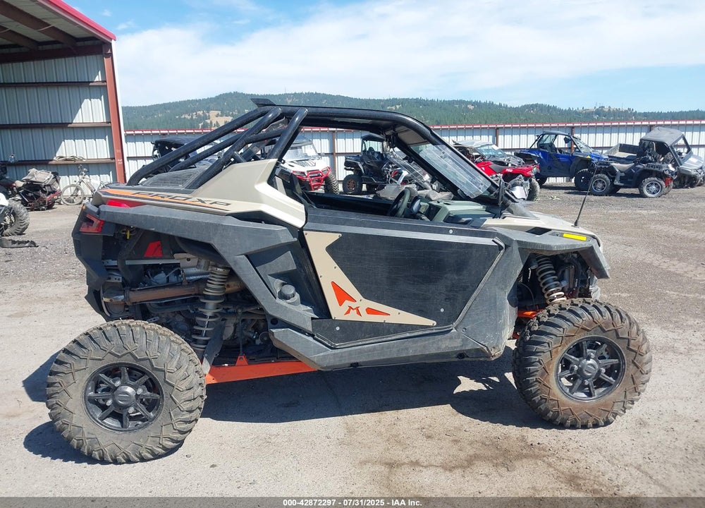2021 POLARIS RZR PRO XP PREMIUM VIN: 3NSRAC926MG622273