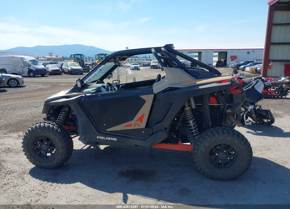 2021 POLARIS RZR PRO XP PREMIUM VIN: 3NSRAC926MG622273