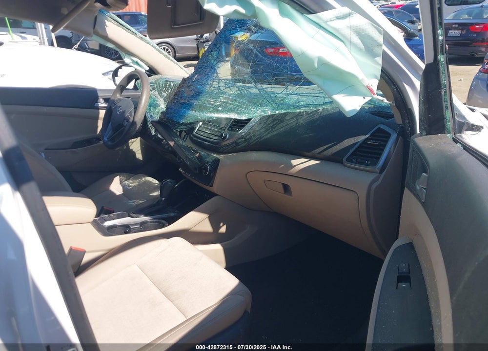 2017 HYUNDAI TUCSON VIN: KM8J23A49HU276047