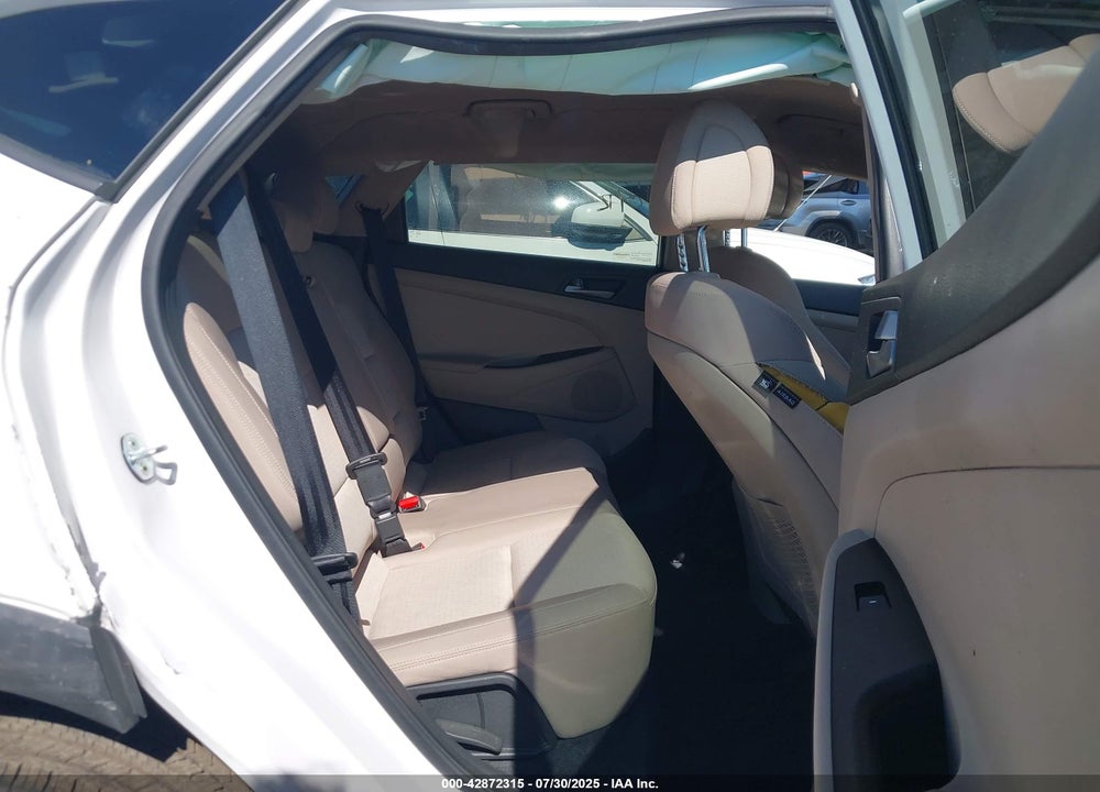 2017 HYUNDAI TUCSON VIN: KM8J23A49HU276047