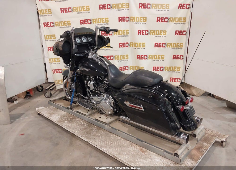 2022 HARLEY-DAVIDSON FLHX VIN: 1HD1KBC17NB617789