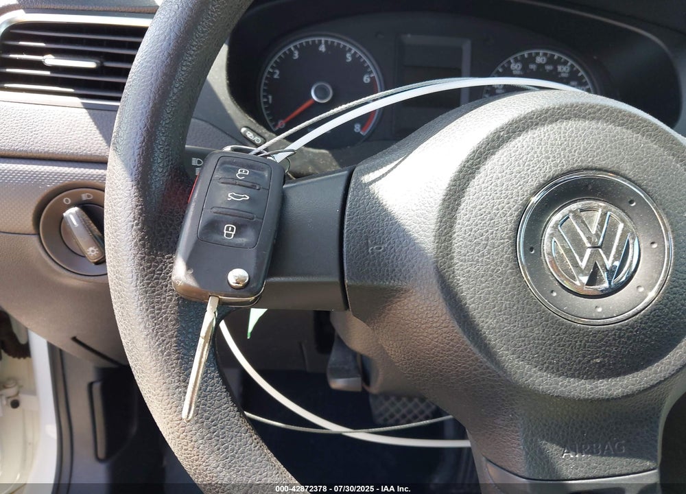 2014 VOLKSWAGEN JETTA VIN: 3VW2K7AJ2EM333093