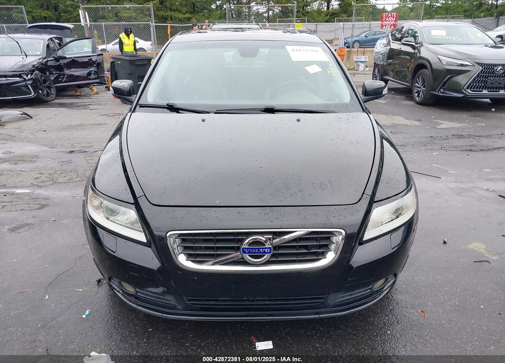 2011 VOLVO S40 VIN: YV1672MS4B2535217