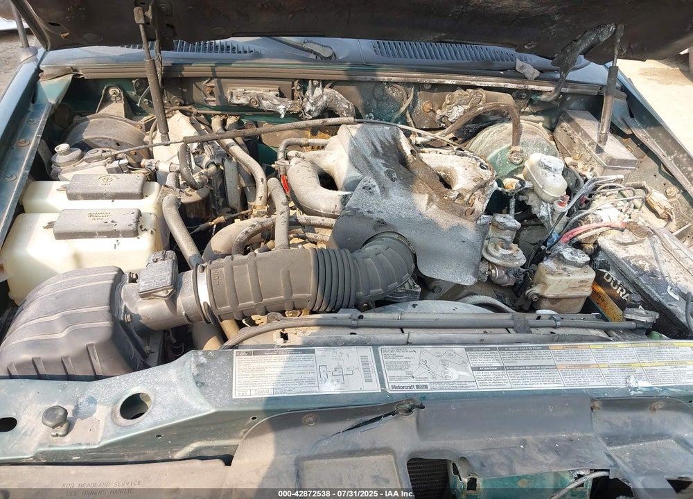2000 FORD EXPLORER XLT VIN: 1FMZU73E9YZB01682