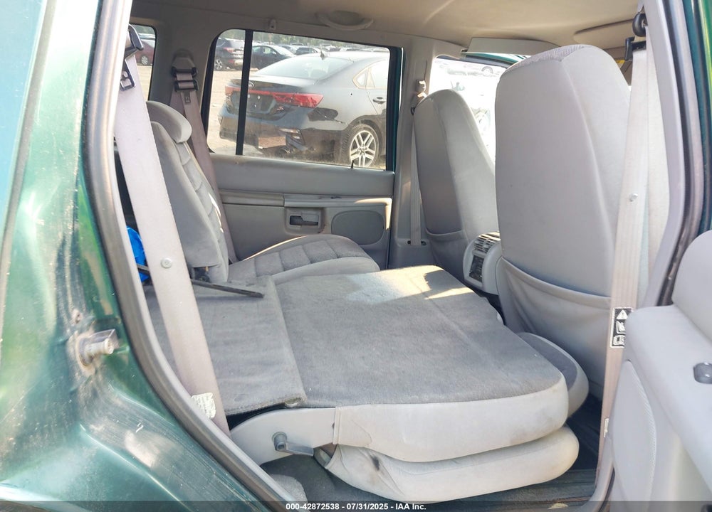 2000 FORD EXPLORER XLT VIN: 1FMZU73E9YZB01682