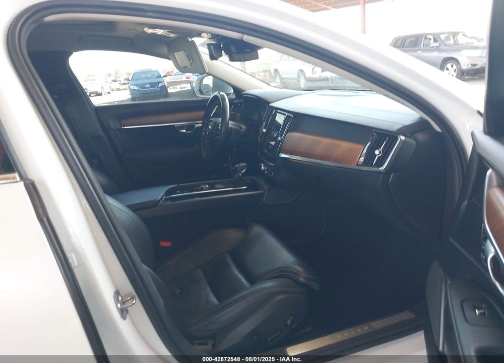2020 VOLVO S90 VIN: LVYA22ML3LP175054