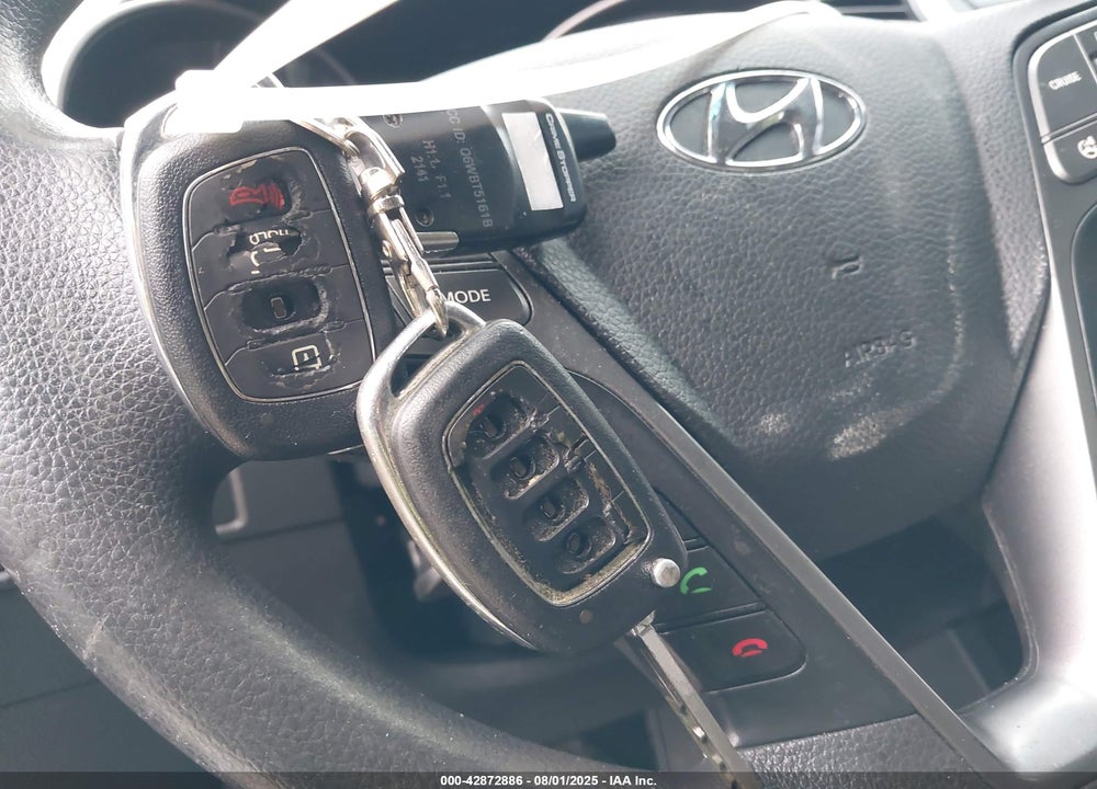 2015 HYUNDAI SANTA FE VIN: 5XYZTDLB8FG261026