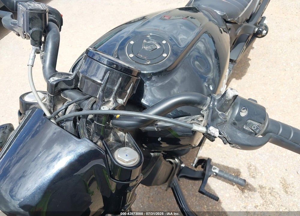 2019 INDIAN MOTORCYCLE CO. SCOUT BOBBER VIN: 56KMTB001K3141949